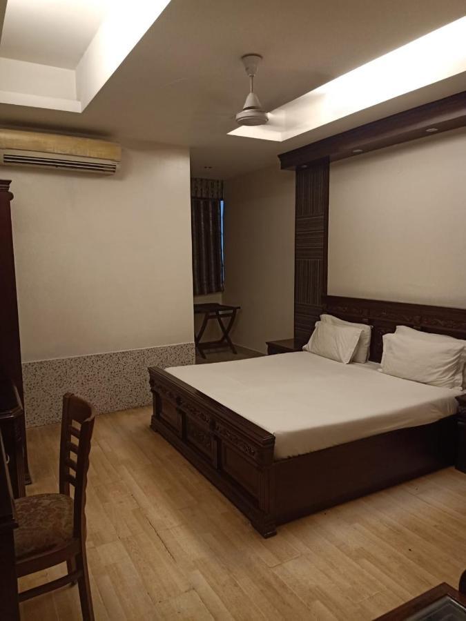 Hotel Clark Heights New Delhi Exterior photo