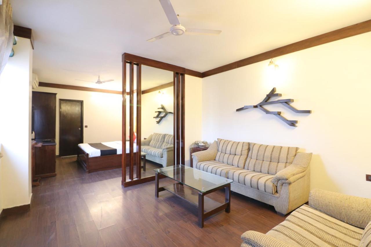 Hotel Clark Heights New Delhi Exterior photo
