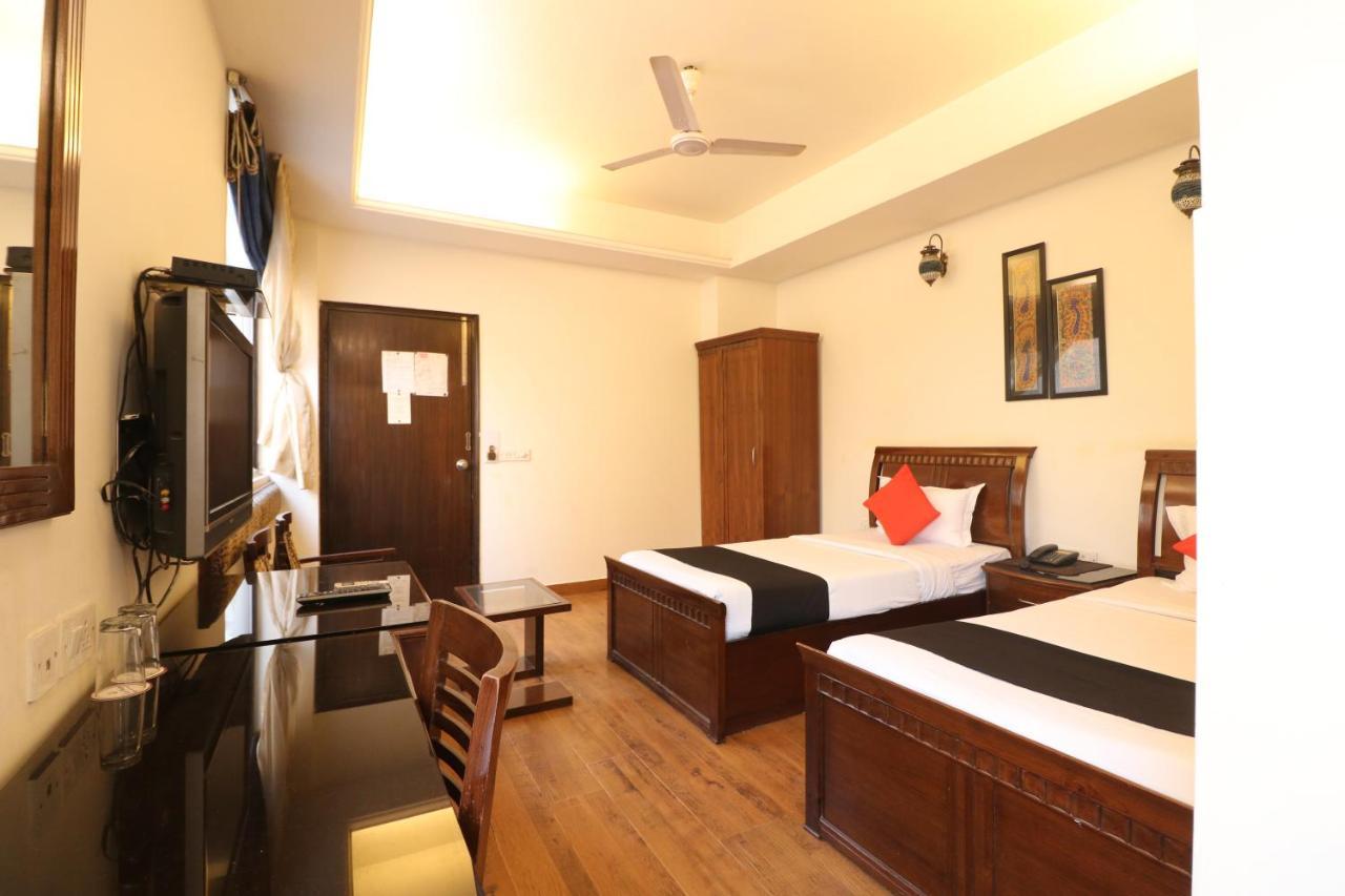 Hotel Clark Heights New Delhi Exterior photo