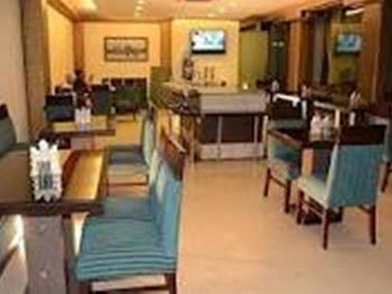 Hotel Clark Heights New Delhi Exterior photo