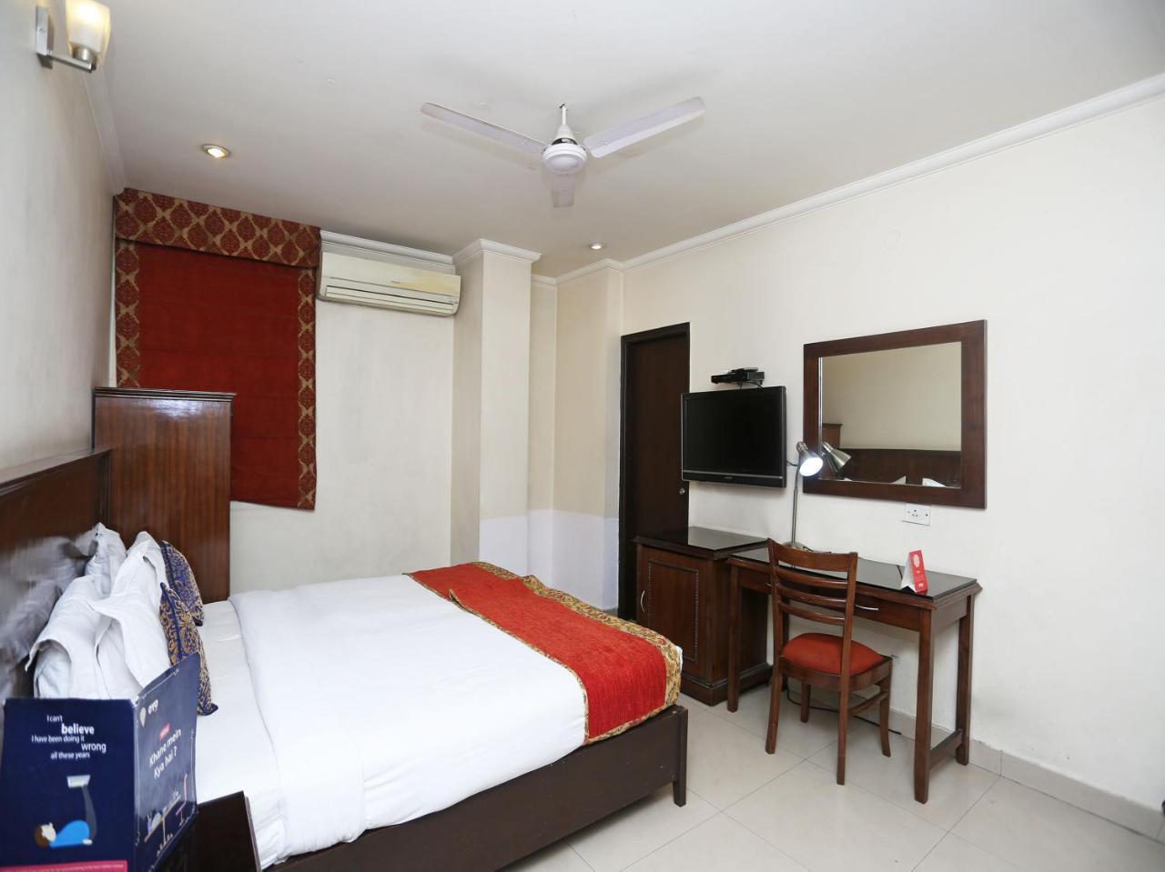 Hotel Clark Heights New Delhi Exterior photo