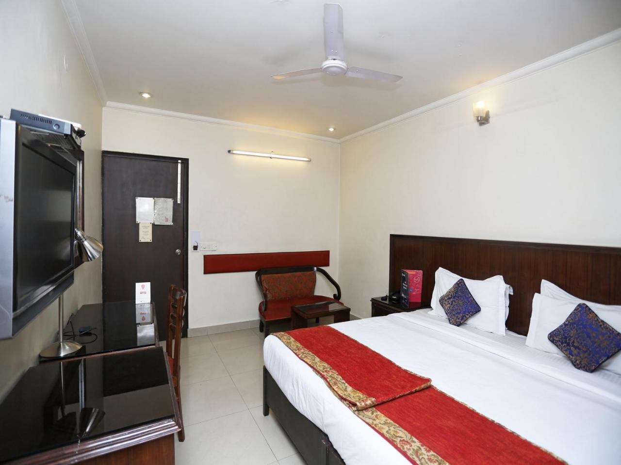 Hotel Clark Heights New Delhi Exterior photo