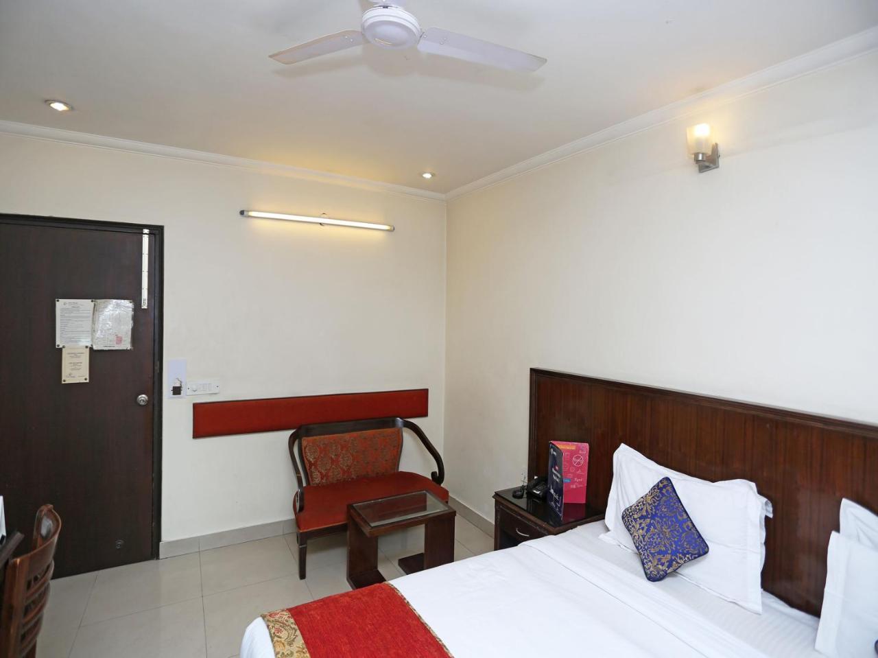 Hotel Clark Heights New Delhi Exterior photo